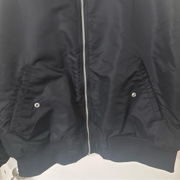 H&M Men's Classic Black Bomber Jacket - Picture 2 of 4